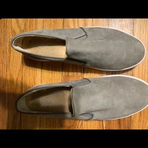 Vionic suede flats. EUC. Size 10